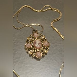 Avon STUNNING Cameo Necklace